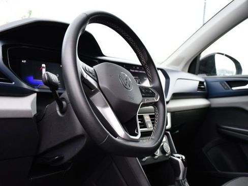 Used 2022 Volkswagen Taos SE FWD image 10