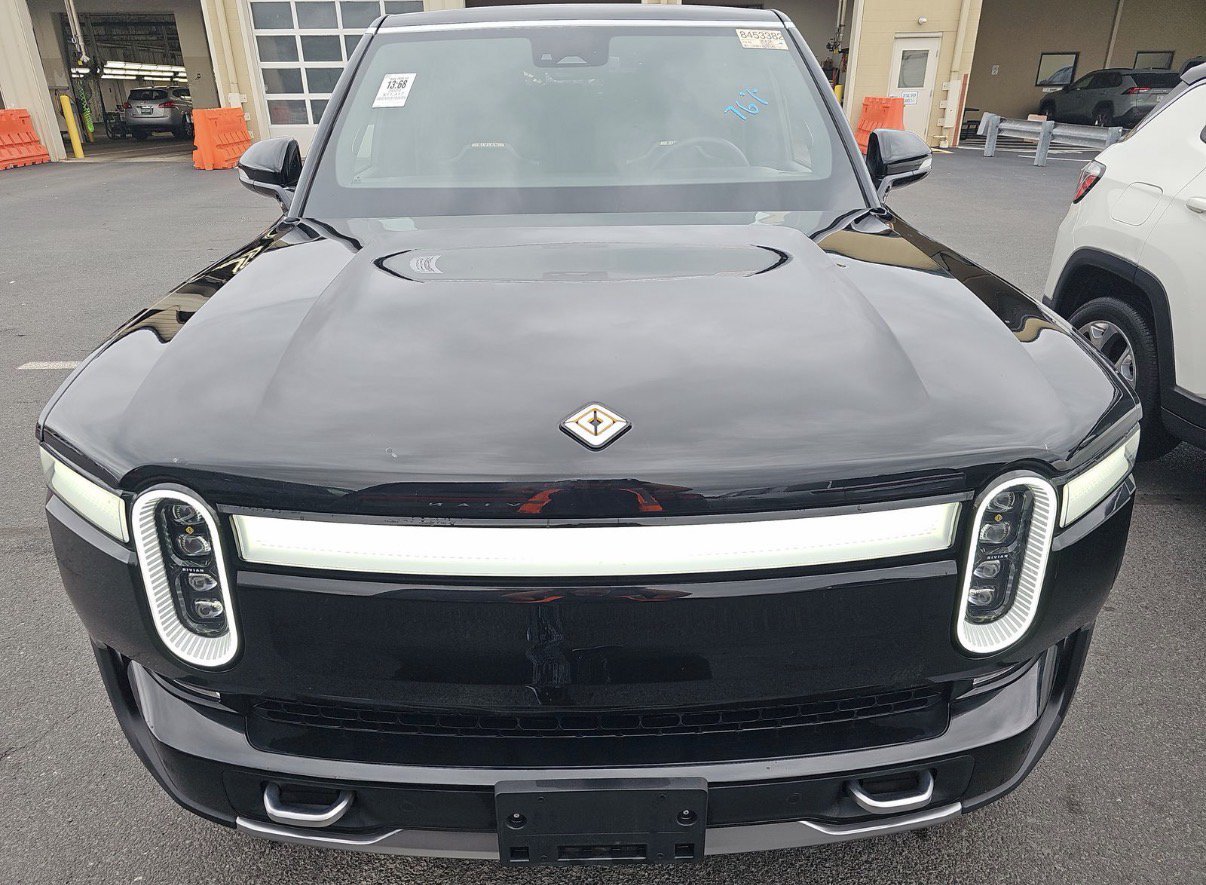 Used 2024 Rivian R1S Adventure Quad AWD/4WD image 2