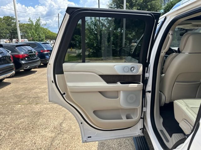 Used 2018 Lincoln Navigator Reserve w/ Technology Package AWD/4WD image 33