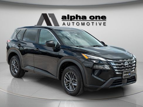 Used 2024 Nissan Rogue S AWD/4WD image 5