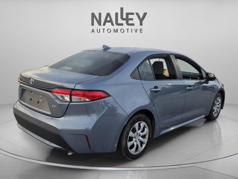 Used 2022 Toyota Corolla LE image 4