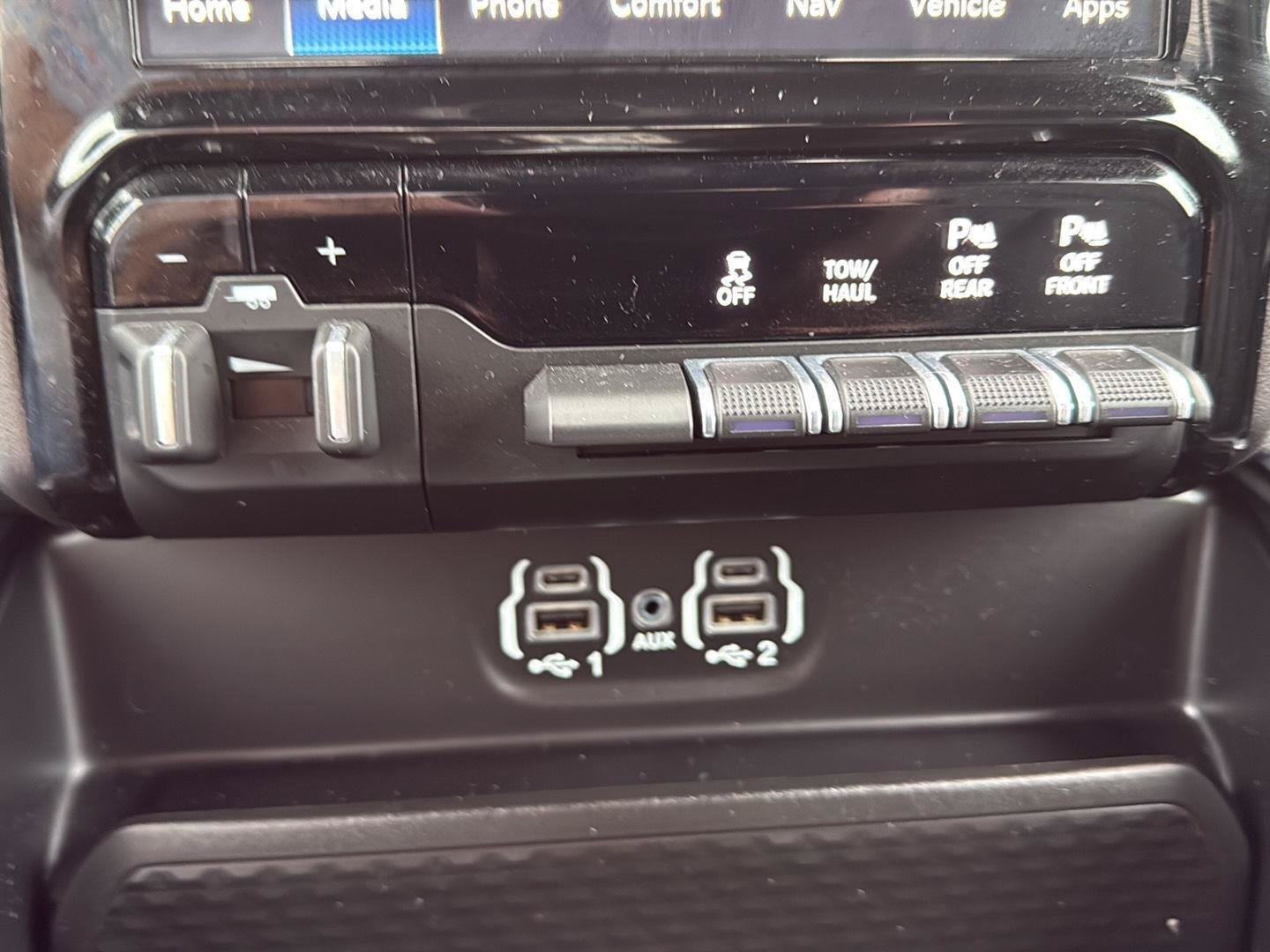 Used 2023 RAM 1500 Laramie AWD/4WD image 19
