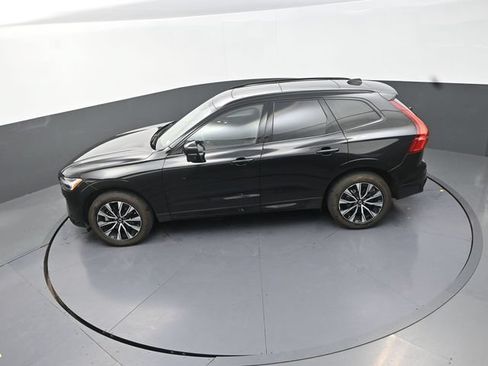 Used 2025 Volvo XC60 B5 Plus AWD/4WD image 25