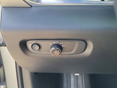 Certified 2023 Chevrolet Traverse LT FWD image 20