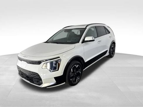 Certified 2023 Kia Niro Wave FWD image 5