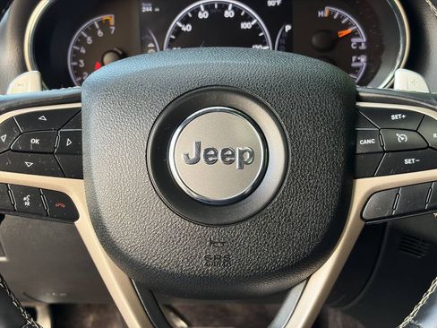 Used 2017 Jeep Grand Cherokee Limited w/ Luxury Group II AWD/4WD image 30