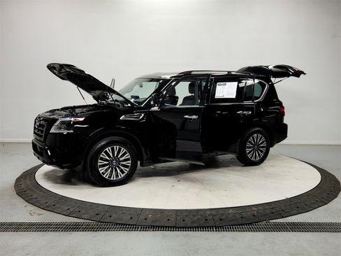 Used 2023 Nissan Armada SL w/ Midnight Edition Package image 11