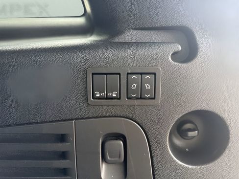 Used 2016 Chevrolet Suburban LTZ AWD/4WD image 35
