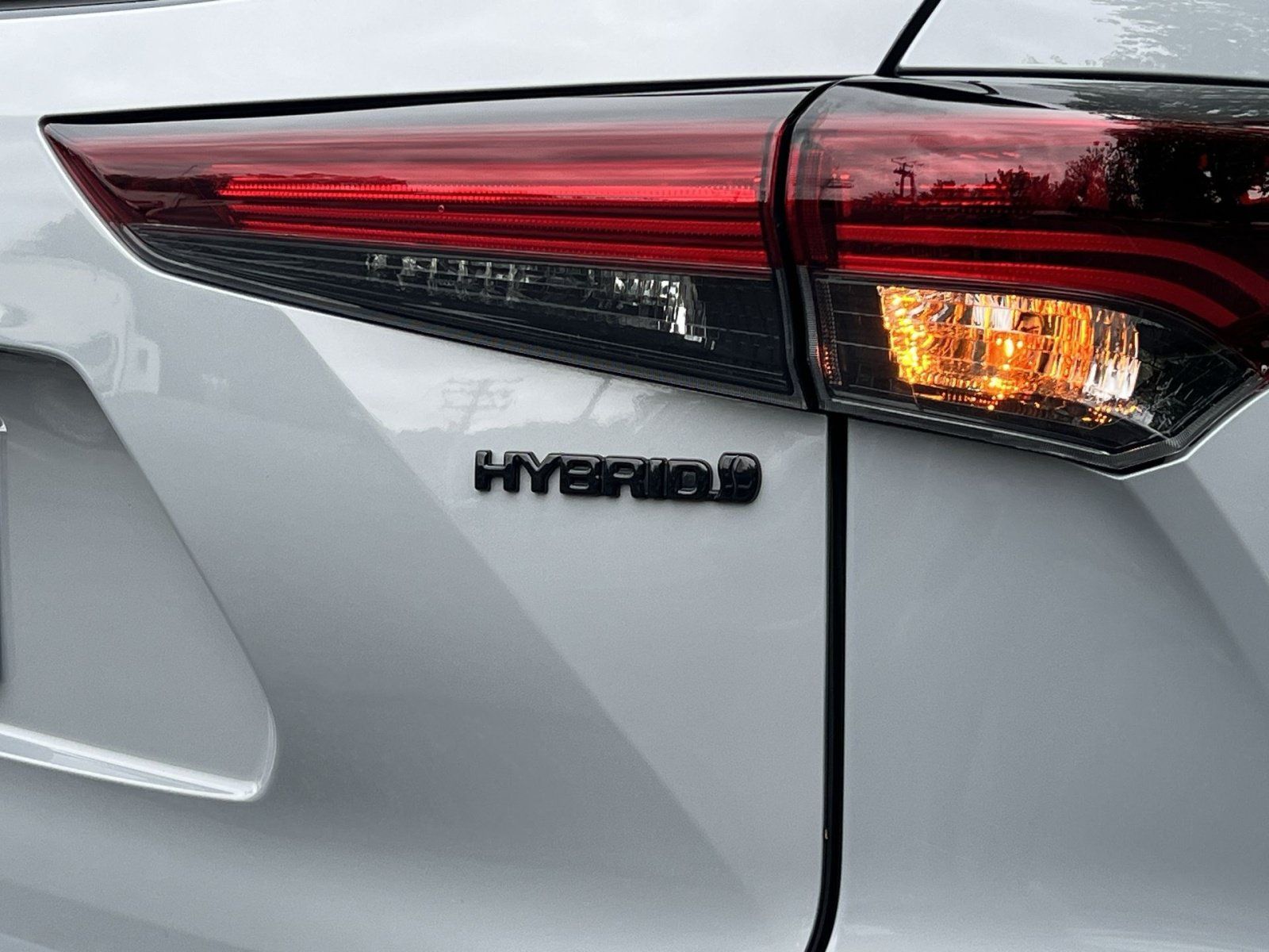 Used 2024 Toyota Highlander XLE AWD/4WD image 32