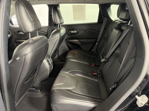 Used 2020 Jeep Cherokee Limited AWD/4WD image 7
