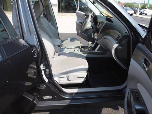Used 2012 Subaru Forester 2.5X Limited AWD/4WD image 6