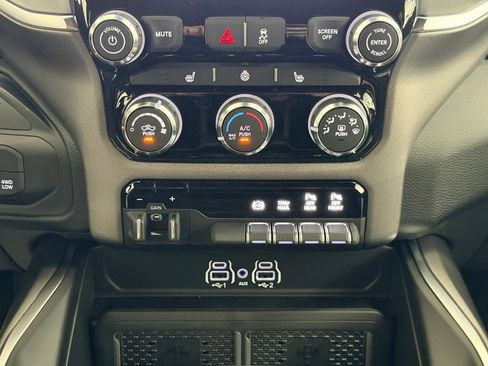 New 2026 RAM 2500 Big Horn AWD/4WD image 13