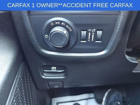 Used 2024 Jeep Grand Cherokee L Laredo image 35