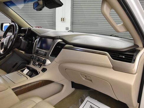 Used 2019 GMC Yukon XL Denali w/ Denali Ultimate Package image 17