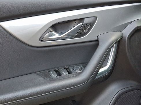 Used 2019 Chevrolet Blazer LT w/ Sun and Wheels Package image 12