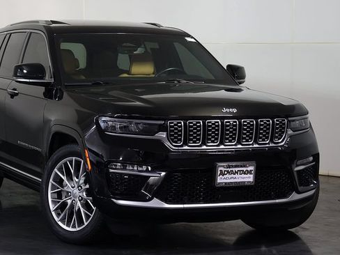 Used 2023 Jeep Grand Cherokee Summit w/ Luxury Tech Group V AWD/4WD image 6