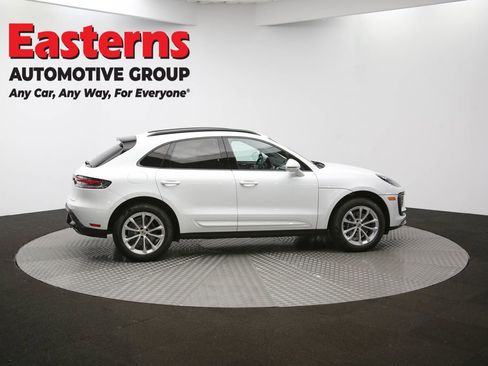 Used 2023 Porsche Macan T w/ Premium Package Plus image 46