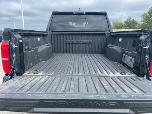 Used 2024 Toyota Tacoma Limited w/ Limited Package (LT) AWD/4WD image 32