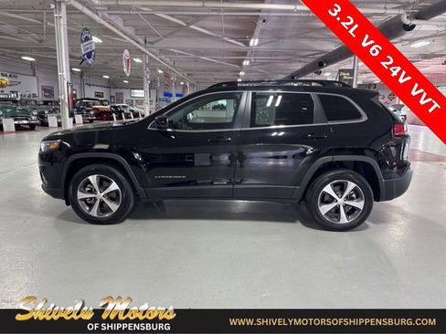 Used 2022 Jeep Cherokee Limited image 2