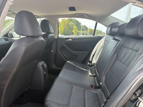 Used 2014 Volkswagen Jetta SE FWD image 17