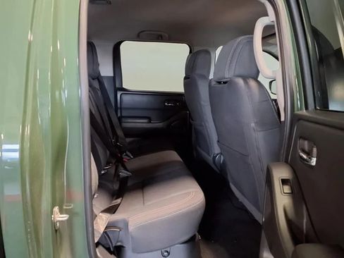 Used 2022 Nissan Frontier SV w/ Technology Package AWD/4WD image 10