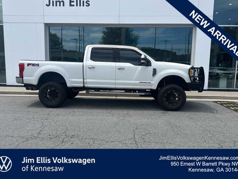 Used 2017 Ford F250 XLT w/ XLT Value Package AWD/4WD image 1