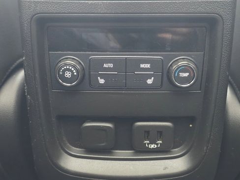 Used 2019 Buick Envision Premium w/ Driver Confidence Package image 23