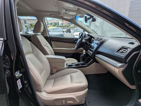 Used 2017 Subaru Outback 2.5i Limited AWD/4WD image 30