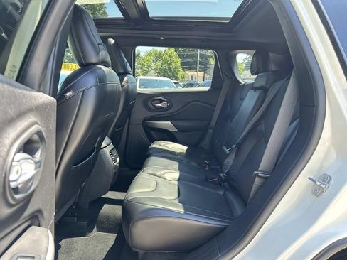 Used 2019 Jeep Cherokee High Altitude AWD/4WD image 16