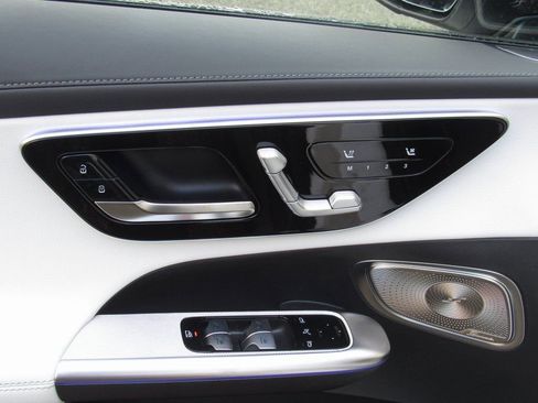 New 2026 Mercedes-Benz GLC 300 4MATIC image 12