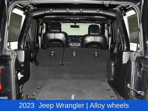 Used 2023 Jeep Wrangler Unlimited Sahara w/ Cold Weather Group AWD/4WD image 33