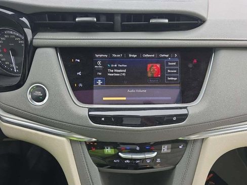 Used 2022 Cadillac XT5 Premium Luxury w/ Technology Package image 8
