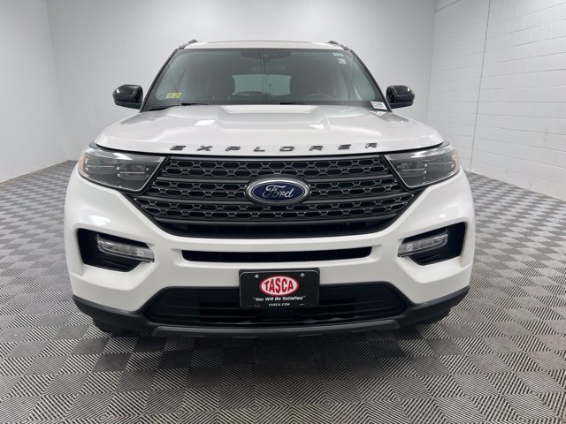 Used 2023 Ford Explorer XLT w/ Equipment Group 202A AWD/4WD image 3