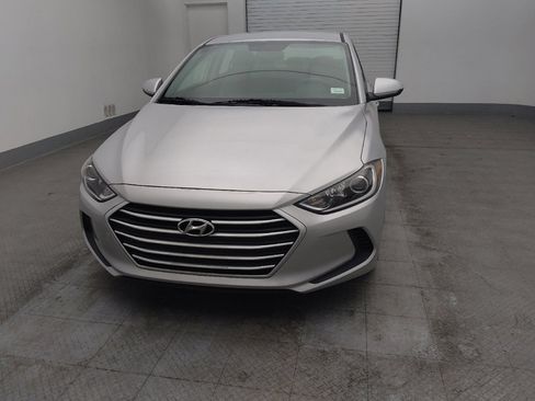 Used 2017 Hyundai Elantra SE w/ Cargo Package image 15