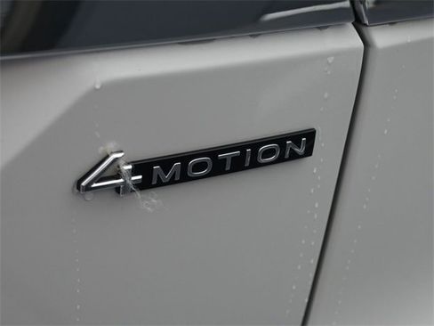 New 2025 Volkswagen Atlas SEL image 16