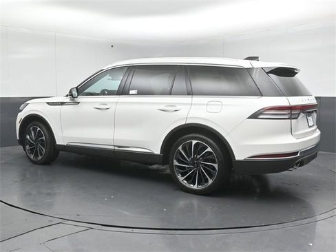 Certified 2025 Lincoln Aviator Reserve w/ Equipment Group 201A image 5