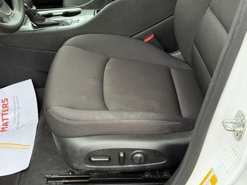 Used 2023 Chevrolet Malibu LT FWD image 17