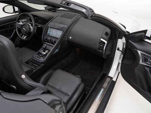 Used 2021 Jaguar F-TYPE R-Dynamic image 33