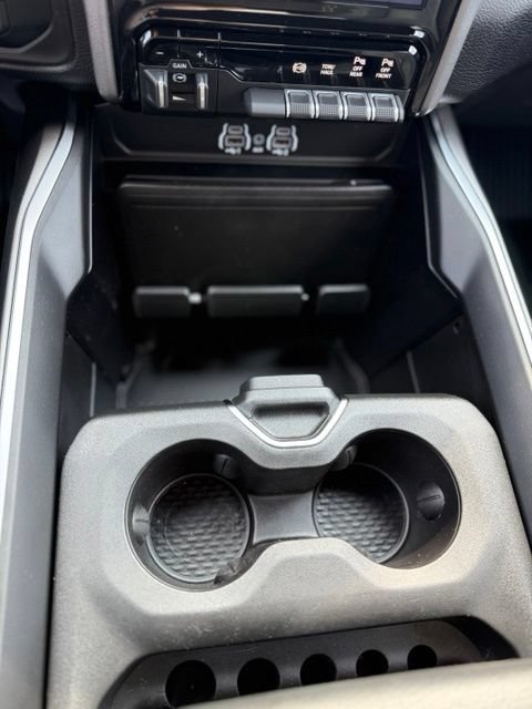 Used 2025 RAM 2500 Big Horn AWD/4WD image 15