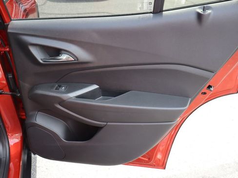 Used 2024 Chevrolet Trax LS w/ LS Convenience Package FWD image 25