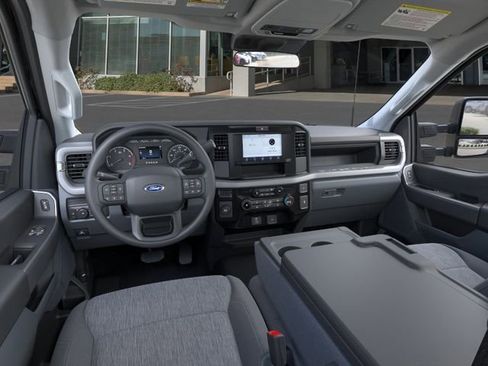 New 2025 Ford F250 XL w/ XL Chrome Package RWD image 9