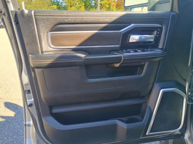 Used 2023 RAM 3500 Laramie AWD/4WD image 23