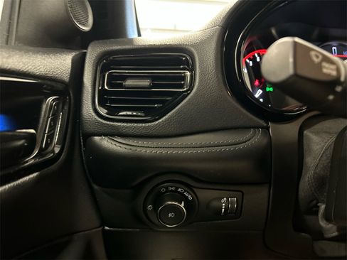 Used 2022 Dodge Durango GT image 20