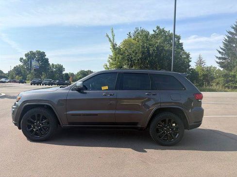 Certified 2019 Jeep Grand Cherokee Altitude AWD/4WD image 2