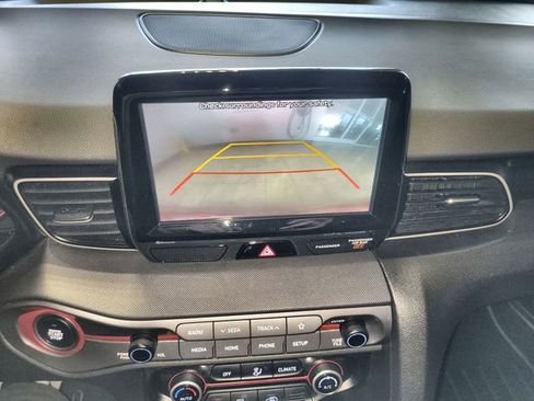 Used 2020 Hyundai Veloster Turbo image 17