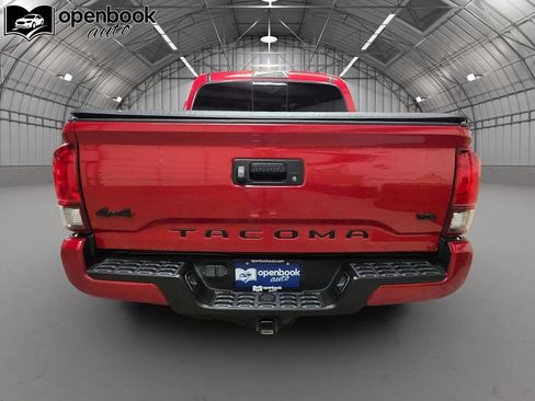 Used 2022 Toyota Tacoma SR5 w/ Technology Package AWD/4WD image 6