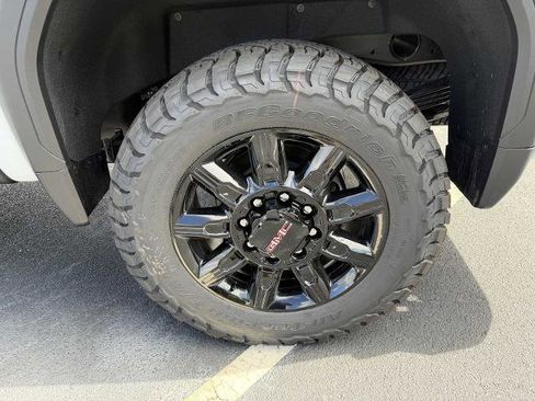 New 2026 GMC Sierra 2500 AT4 w/ AT4 Premium Plus Package image 31