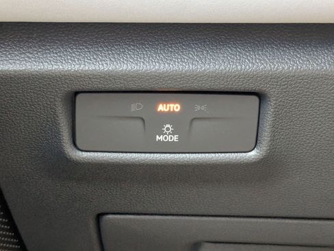 New 2026 Volkswagen Tiguan SE R-Line image 17