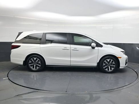 New 2026 Honda Odyssey EX-L image 3