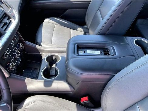 Used 2024 Chevrolet Tahoe LT RWD image 13